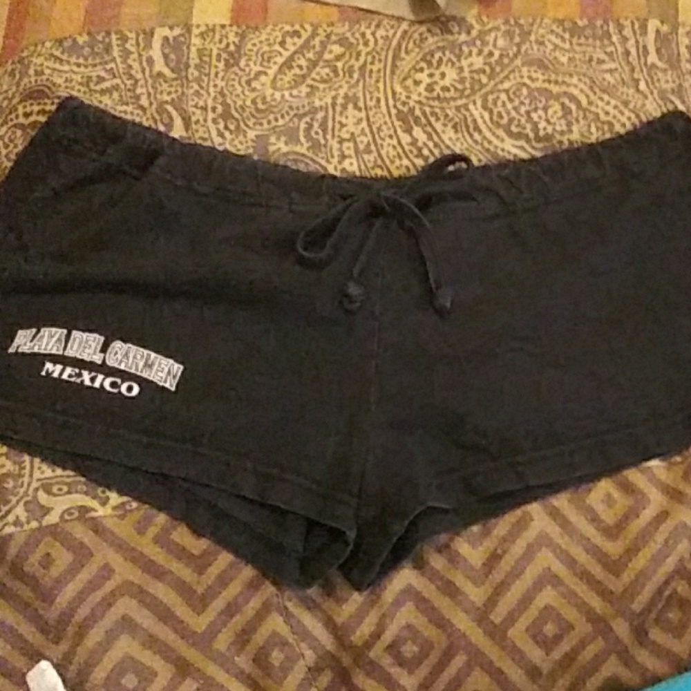 Shortie shorts